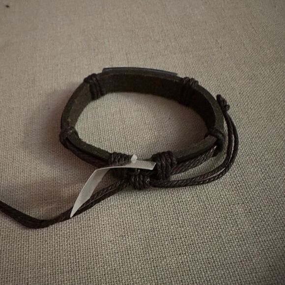 Soft leather bracelet with adjustable leather ties and silver cross NWT - Picture 8 of 9